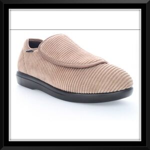 NIB Propet Cush N Foot Women's Diabetic Slipper 8.5 Wide / 8 1/2